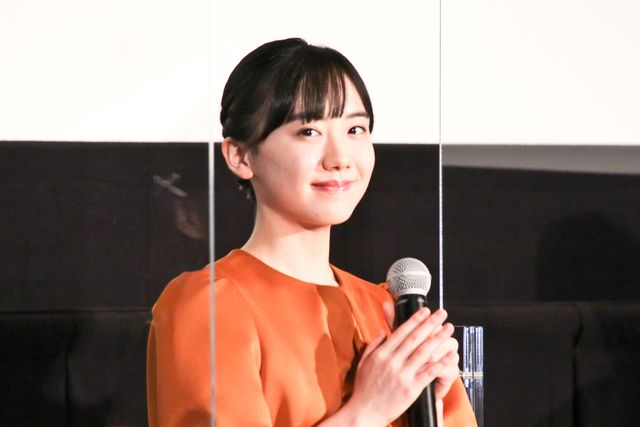 芦田愛菜＆粟野咲莉ら登壇！映画『岬のマヨイガ』初日舞台あいさつ（17枚目）