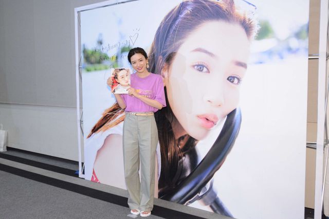 永野芽郁、笑顔がキュート！1st写真集「moment」発売記念イベント（9枚目）