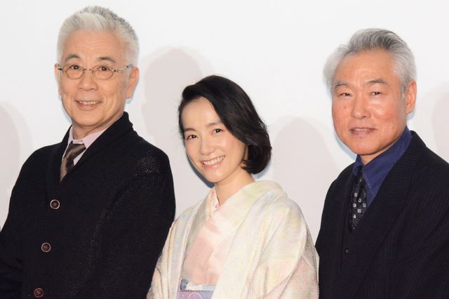 妻役は篠原ともえ！イッセー尾形主演『漫画誕生』初日舞台あいさつ：フォトギャラリー