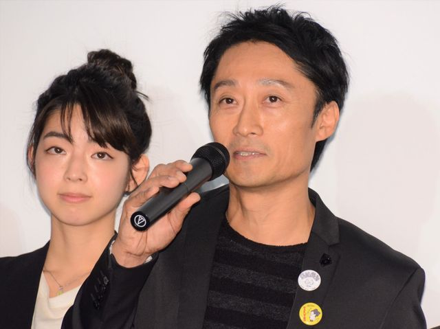 妻役は篠原ともえ！イッセー尾形主演『漫画誕生』初日舞台あいさつ（4枚目）