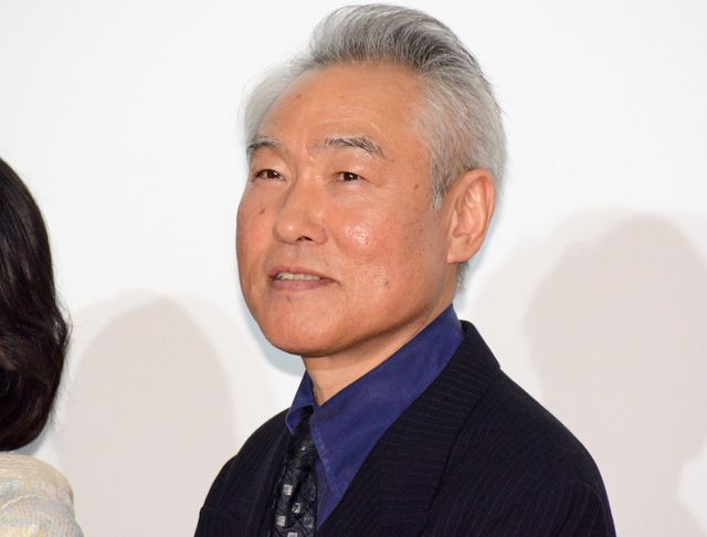 妻役は篠原ともえ！イッセー尾形主演『漫画誕生』初日舞台あいさつ（6枚目）