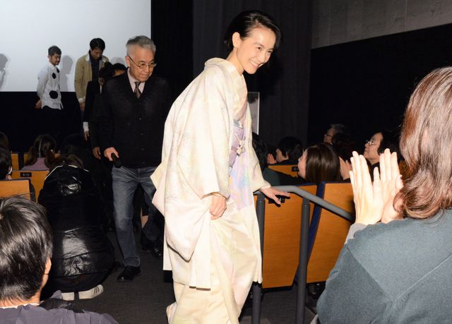 妻役は篠原ともえ！イッセー尾形主演『漫画誕生』初日舞台あいさつ（15枚目）