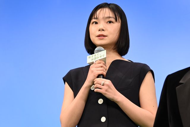 浜辺美波＆目黒蓮ら豪華キャスト集結！『ほどなく、お別れです』完成披露舞台あいさつ（8枚目）