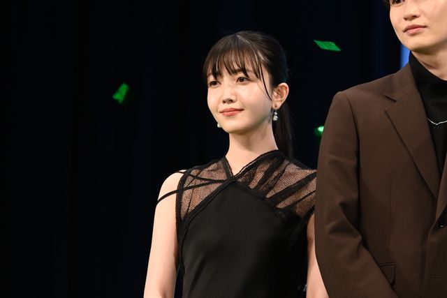 浜辺美波＆目黒蓮ら豪華キャスト集結！『ほどなく、お別れです』完成披露舞台あいさつ（12枚目）