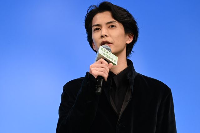 浜辺美波＆目黒蓮ら豪華キャスト集結！『ほどなく、お別れです』完成披露舞台あいさつ（15枚目）