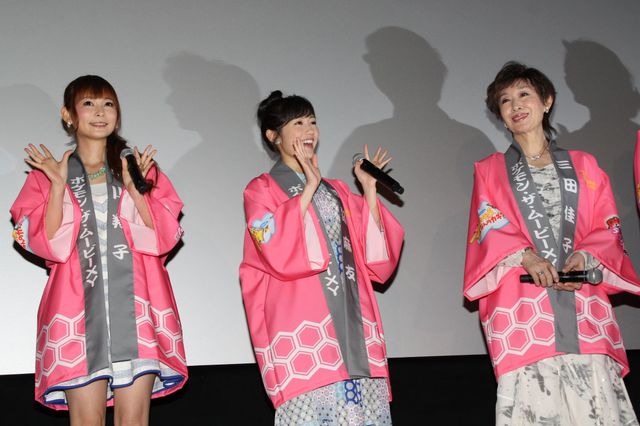 まゆゆ＆ピカチュウ！『ポケモン・ザ・ムービー』初日舞台あいさつフォトギャラリー（3枚目）