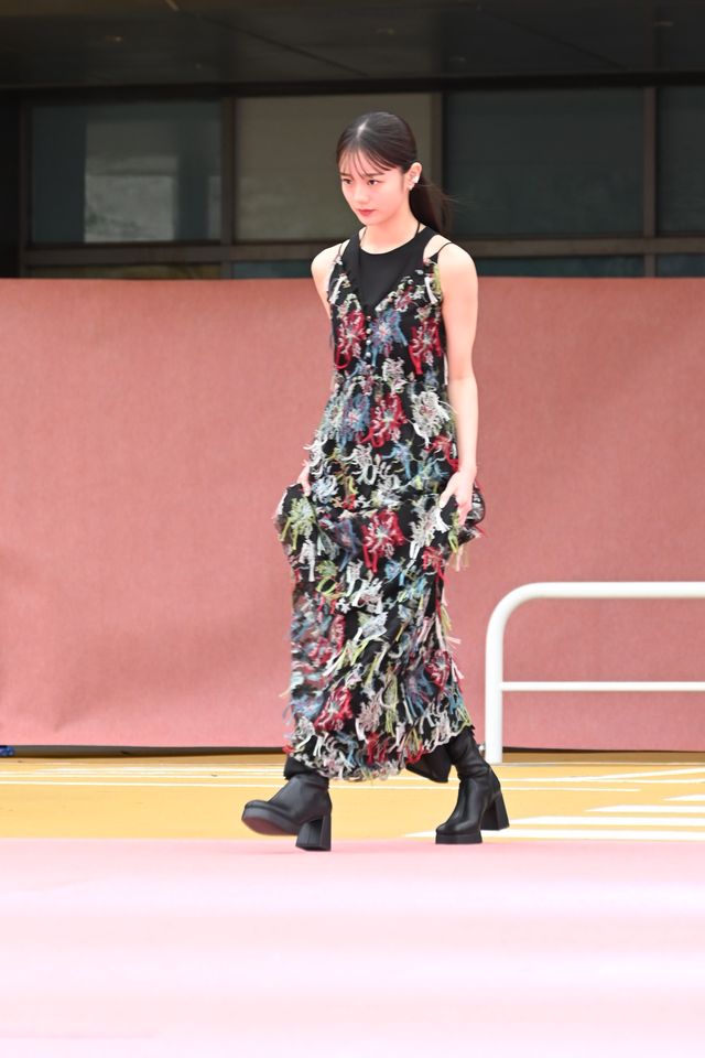 木村拓哉、倍賞千恵子を華麗にエスコート　映画『TOKYOタクシー』タクシーセレモニー（8枚目）