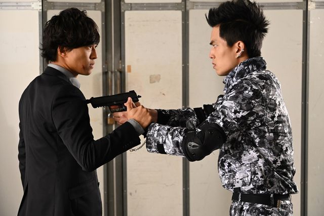 不破諫のショットライザーが…『ゼロワン Others 仮面ライダーバルカン＆バルキリー』（3枚目）