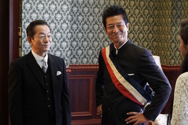 杉下右京＆亀山薫、劇的な再会…「相棒season21」第1話：フォトギャラリー