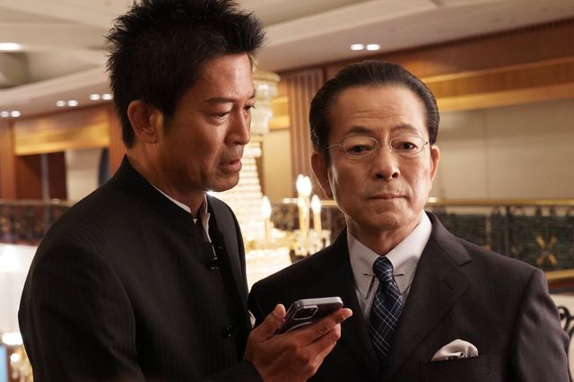 杉下右京＆亀山薫、劇的な再会…「相棒season21」第1話（21枚目）