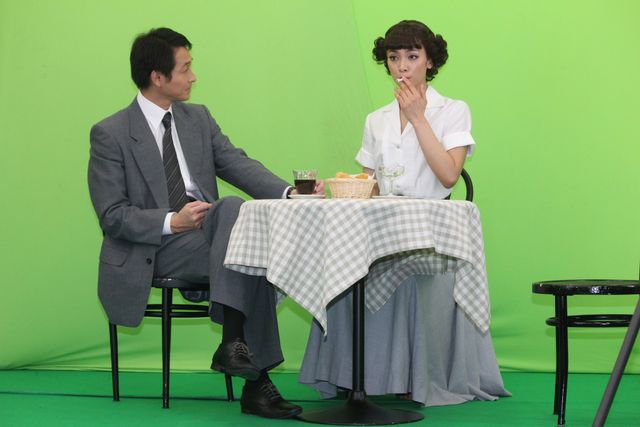 舞台「ローマの休日」のパンフレット撮影フォトギャラリー（3枚目）