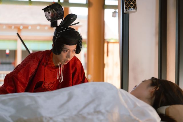 花山天皇＆よし子のラブラブな日々…「光る君へ」場面写真（6枚目）