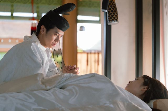 花山天皇＆よし子のラブラブな日々…「光る君へ」場面写真（7枚目）