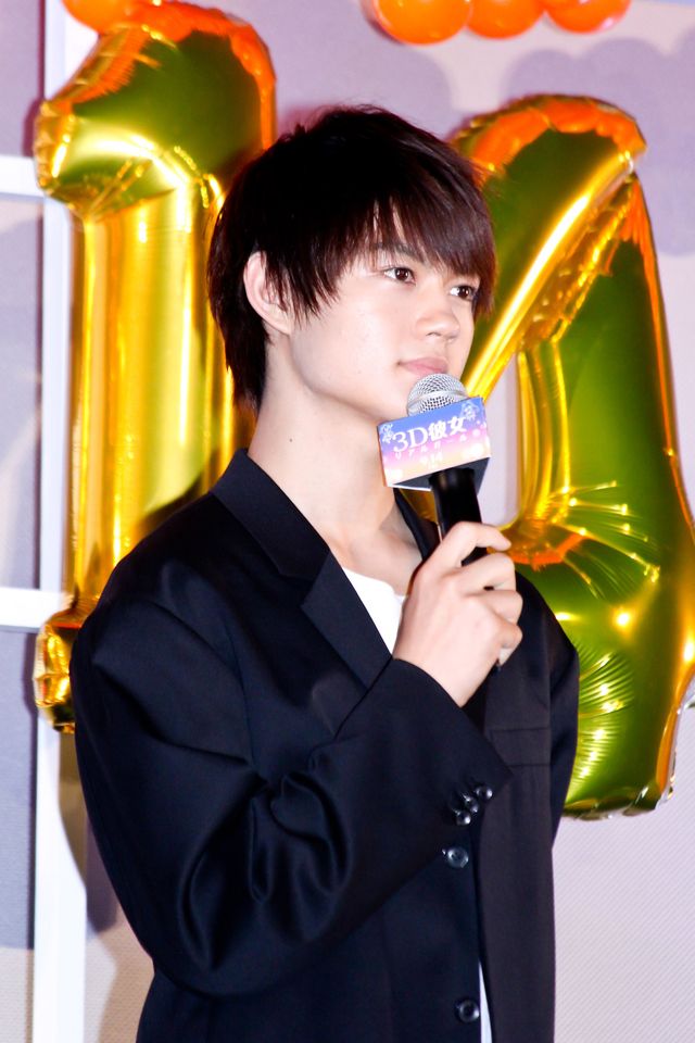 中条あやみ×佐野勇斗×西野カナ、最高の笑顔で登場！映画『3D彼女　リアルガール』特別試写会（5枚目）