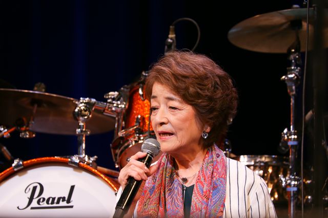 コメディ栄誉賞受賞の山田洋次監督の授賞式にさくら、源ちゃんら寅さんファミリーが集結！　画像ギャラリー（10枚目）