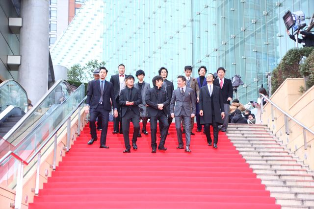 綾野剛、新成人へメッセージ「自分をしっかり照らし続け、照らしてくれてる人たちをたくさん愛して」　画像ギャラリー（12枚目）