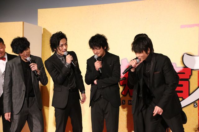 綾野剛、新成人へメッセージ「自分をしっかり照らし続け、照らしてくれてる人たちをたくさん愛して」　画像ギャラリー（71枚目）