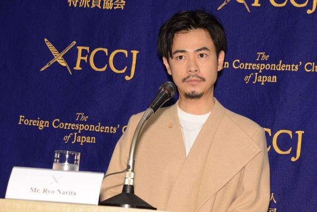 成田凌、微笑む姿がたまらない！映画『カツベン！』外国特派員協会記者会見（3枚目）