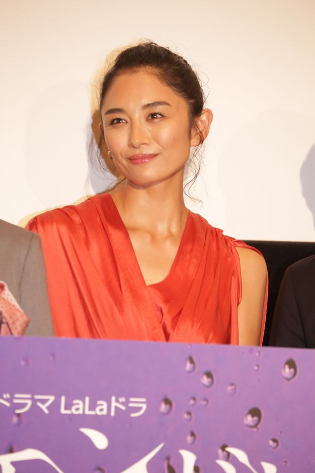 TEAM NACS戸次重幸、濡れ場に備え現場でも筋トレ！フォトギャラリー（2枚目）