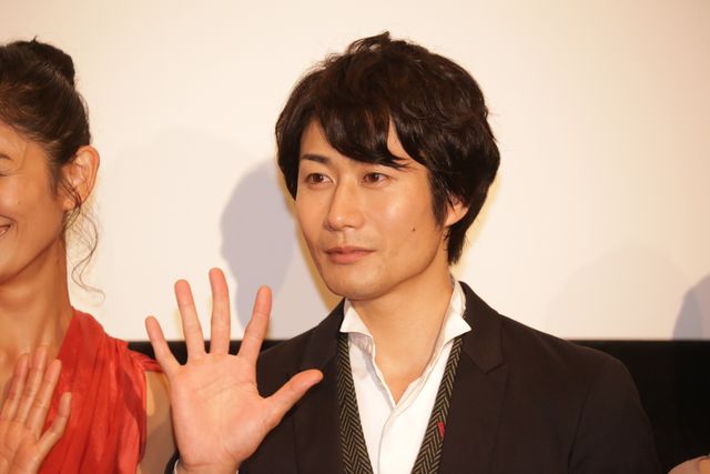 TEAM NACS戸次重幸、濡れ場に備え現場でも筋トレ！フォトギャラリー（6枚目）