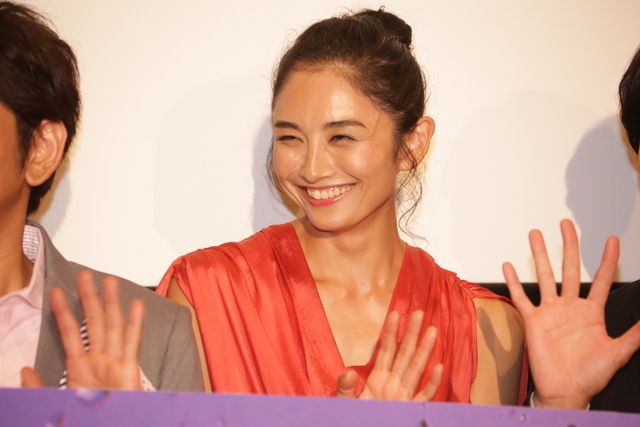 TEAM NACS戸次重幸、濡れ場に備え現場でも筋トレ！フォトギャラリー（7枚目）