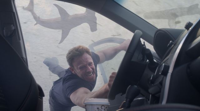 画像は第3弾『シャークネード　エクストリーム・ミッション』より