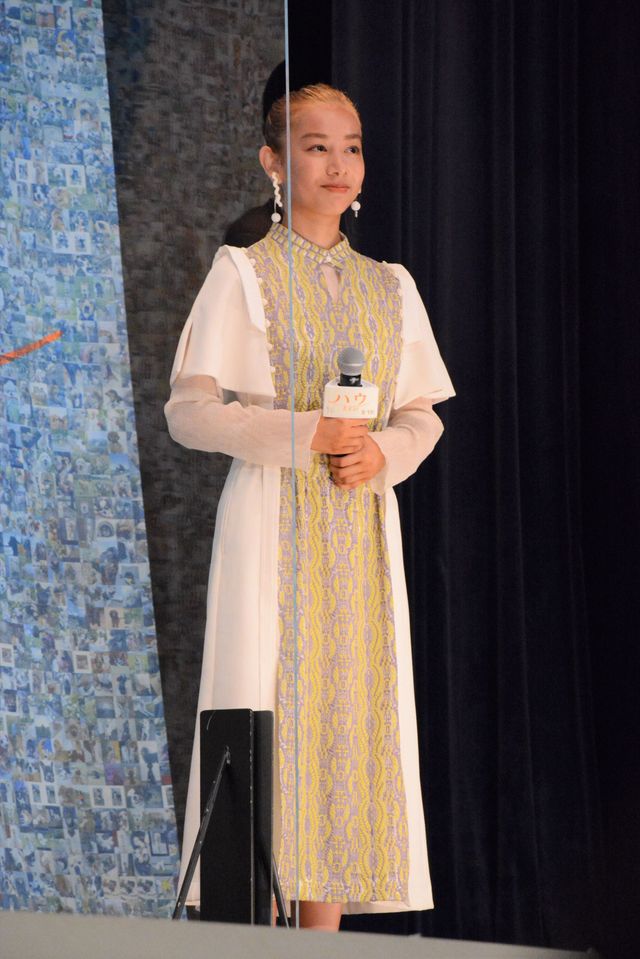 田中圭、俳優犬ベックに優しく寄り添う！映画『ハウ』完成披露上映会（15枚目）