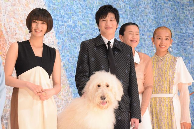 田中圭、俳優犬ベックに優しく寄り添う！映画『ハウ』完成披露上映会（20枚目）