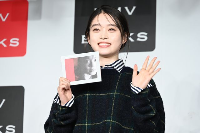 22歳になった高石あかり、アートカレンダー「ito」発売記念イベントに登場！（5枚目）