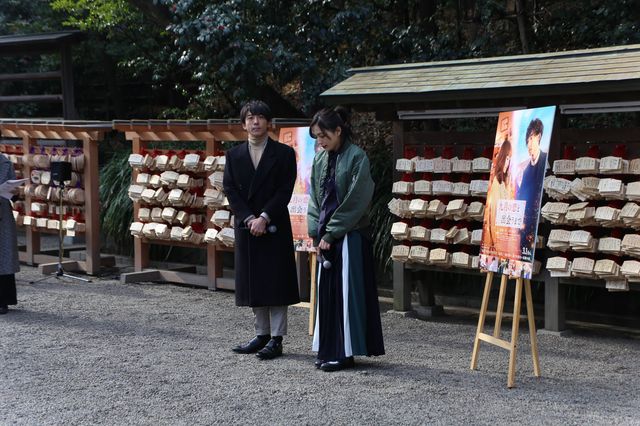高橋一生＆川口春奈、めっちゃ笑顔！映画『九月の恋と出会うまで』完成披露イベント（6枚目）
