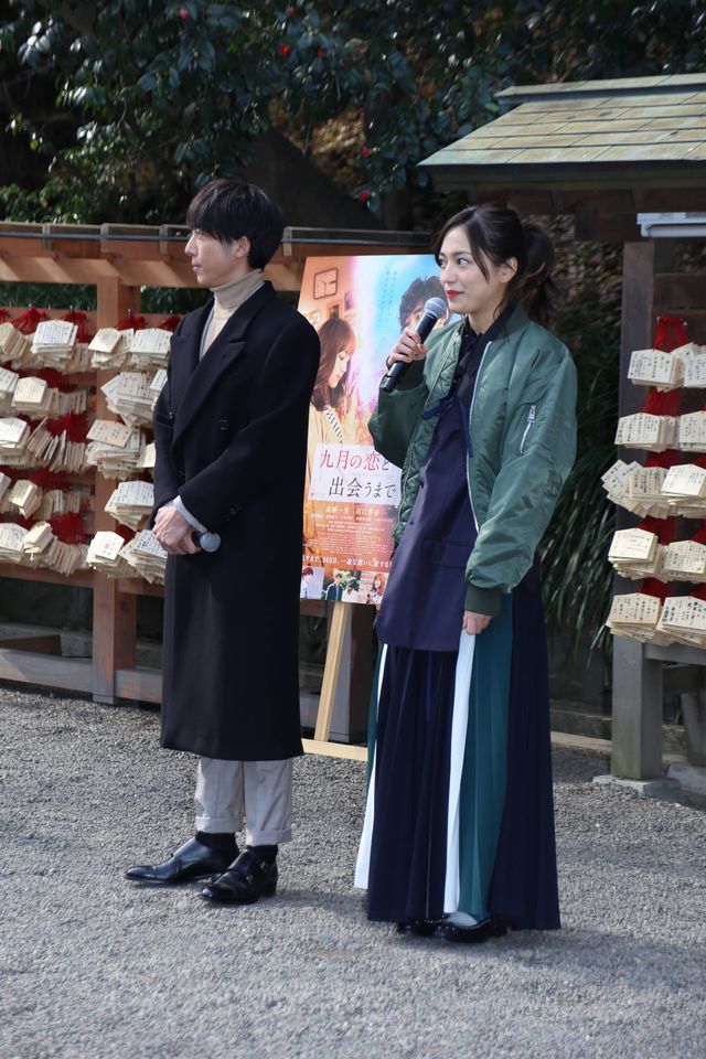 高橋一生＆川口春奈、めっちゃ笑顔！映画『九月の恋と出会うまで』完成披露イベント（11枚目）