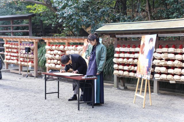 高橋一生＆川口春奈、めっちゃ笑顔！映画『九月の恋と出会うまで』完成披露イベント（14枚目）