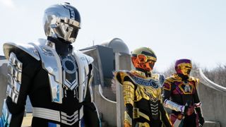 劇場版『超ギャバン』4人のギャバンが次元を超えて蒸着！凶敵ギャバンキラーに挑む集結カット公開