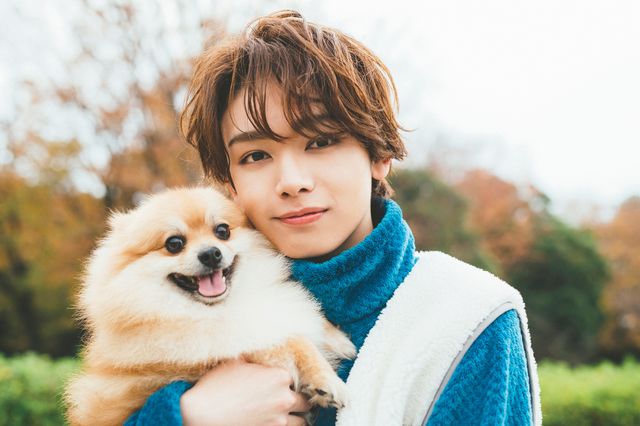 美しい…！学ラン姿の宮世琉弥　スタイルブック「RB17 りゅうびセブンティーン」収録カット（5枚目）