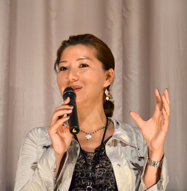 元日本赤軍リーダーの娘、メディアに「疑いの目を持って」　映画『革命の子どもたち』の初日舞台あいさつフォトギャラリー（4枚目）