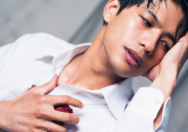 森崎ウィン、くしゃくしゃ笑顔！「森崎ウィン 1st visual ＆ interview book『Win-Win』」：フォトギャラリー