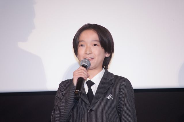坂口健太郎、自身の幼少期を演じた小野桜介と登壇！『盤上の向日葵』公開御礼舞台あいさつ（3枚目）