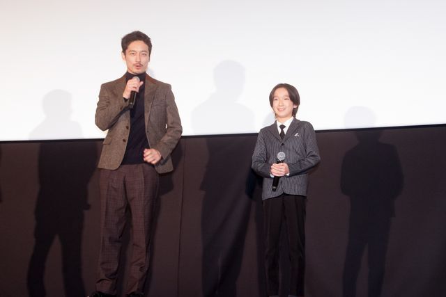 坂口健太郎、自身の幼少期を演じた小野桜介と登壇！『盤上の向日葵』公開御礼舞台あいさつ（4枚目）