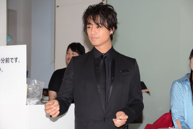 斎藤工の手は季節でいうと梅雨!?『リアル鬼ごっこ』舞台あいさつフォトギャラリー：フォトギャラリー