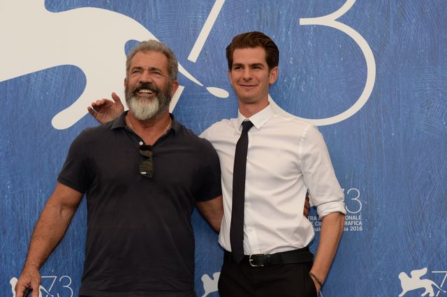 アンドリュー・ガーフィールド笑いすぎ！メル・ギブソン監督作にコワモテ俳優集結！フォトギャラリー（12枚目）