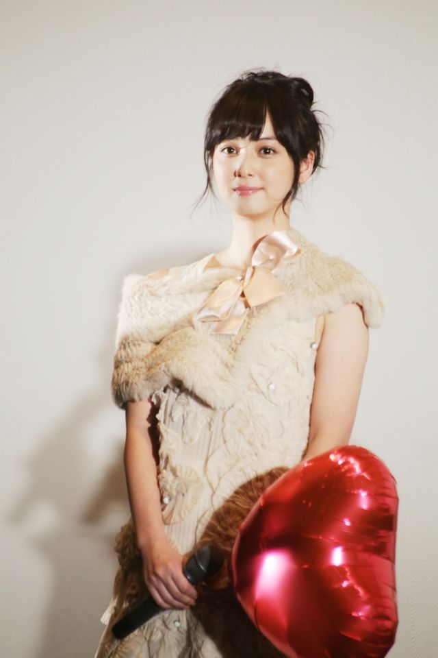 佐々木希、下ネタ質問に赤面？　フォトギャラリー：フォトギャラリー