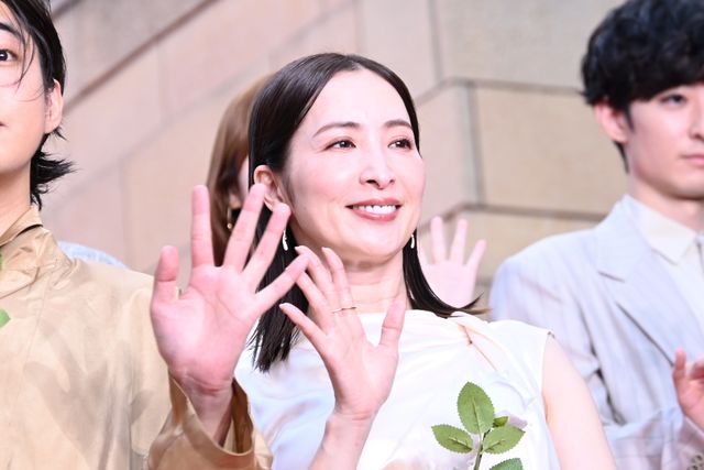 佐久間大介が土屋太鳳をエスコート！『マッチング TRUE LOVE』 レッドカーペットイベント（15枚目）