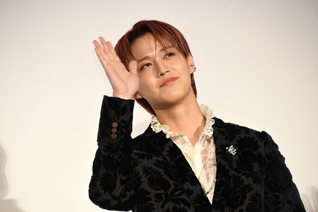 白岩瑠姫（JO1）は黒ジャケット、久間田琳加は黒グローブで魅せる！“夜きみ”公開記念舞台挨拶（9枚目）