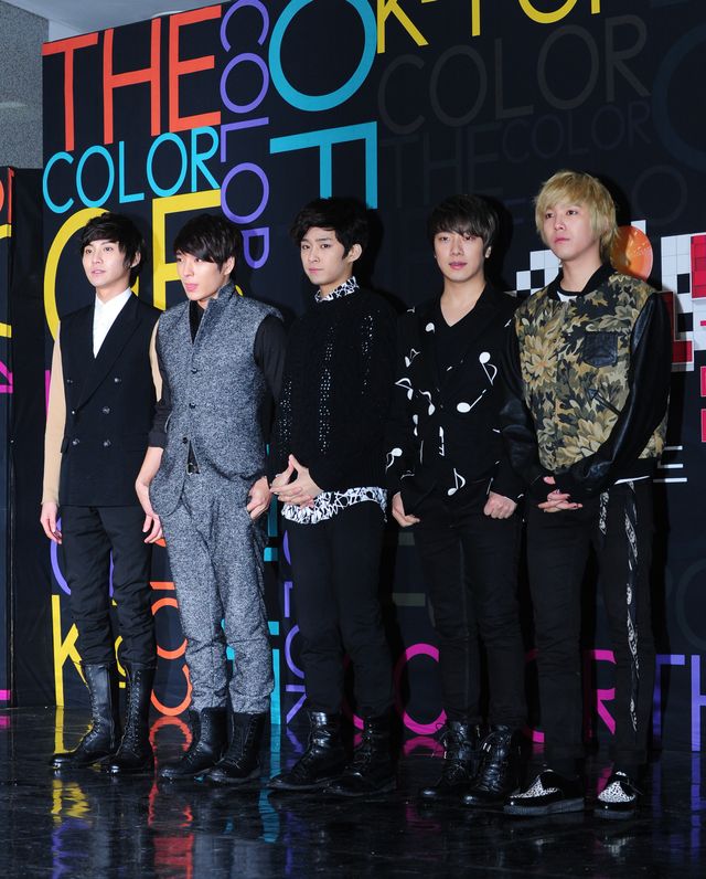 「SBS 歌謡大典」SUPER JUNIOR、BEAST、SHINee、スターとしての存在感を発揮＜韓国JPICTURES＞（10枚目）