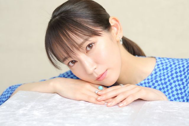透明感すごい！吉岡里帆『ハケンアニメ！』インタビューカット（2枚目）