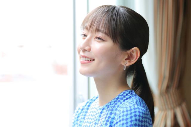 透明感すごい！吉岡里帆『ハケンアニメ！』インタビューカット（3枚目）
