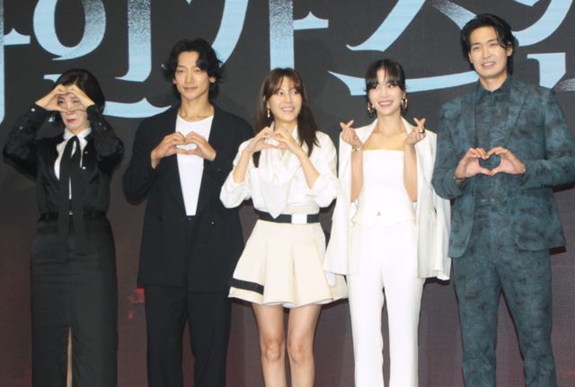 チョン・ジフン＆キム・ハヌル登壇！「レッド・スワン」制作報告会（9枚目）