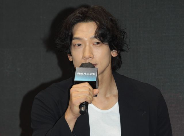 チョン・ジフン＆キム・ハヌル登壇！「レッド・スワン」制作報告会（10枚目）