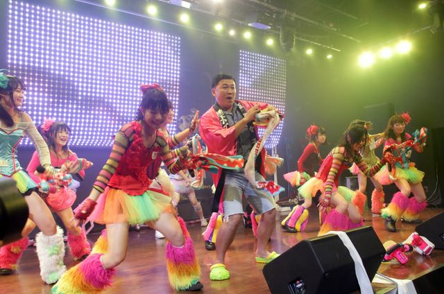 仮面女子の公演にスギちゃんが飛び入りで参加！フォトギャラリー（9枚目）