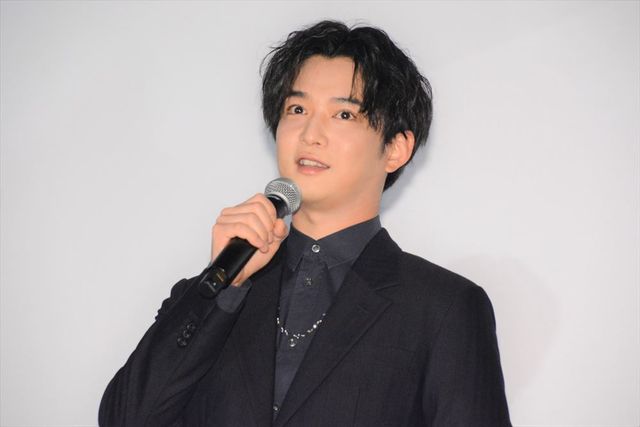 上白石萌歌の美しいドレス姿！『子供はわかってあげない』公開記念舞台あいさつ（9枚目）